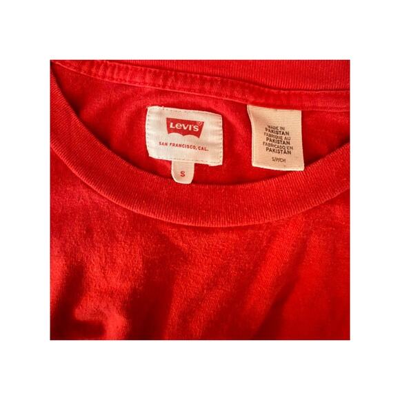 Men’s red Levi’s tshirt size small - Picture 4 of 4